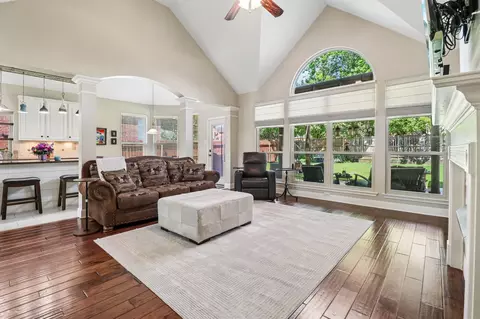 2220 Columbia Dr, Flower Mound, TX 75022