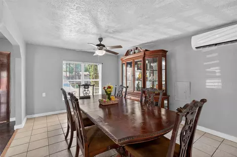 Dining - 604 Graham St, Cleburne, TX 76033 photo 3 of 4