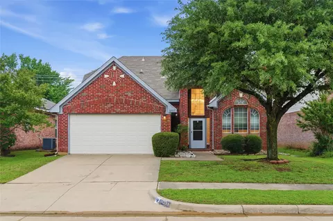 12917 Honey Locust Cir, Euless, TX 76040