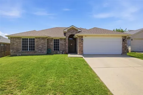 1913 Wahoo Dr, Mansfield, TX 76063
