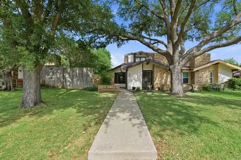 633 Hunters Glen St, Lewisville, TX 75067