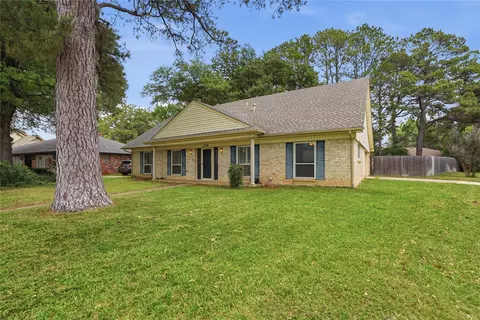 1726 Venetian Cir, Arlington, TX 76013