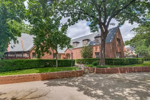 2501 W Prairie Creek Dr, Richardson, TX 75080