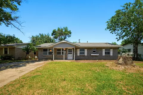 361 N Shore Pl, Lewisville, TX 75067
