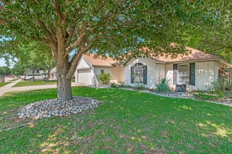 7100 Windhaven Rd, North Richland Hills, TX 76182