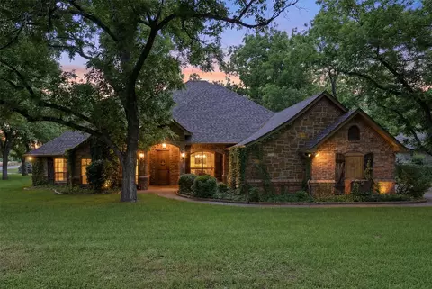 8753 S Monticello Cir, Granbury, TX 76049