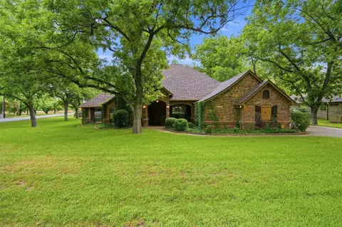 8753 S Monticello Cir, Granbury, TX 76049