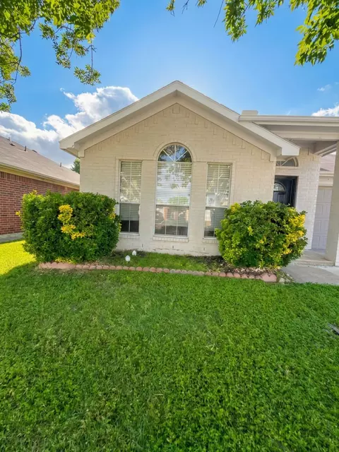 6105 Seese Dr, Arlington, TX 76018