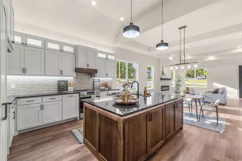 3021 Avenue J, Fort Worth, TX 76105