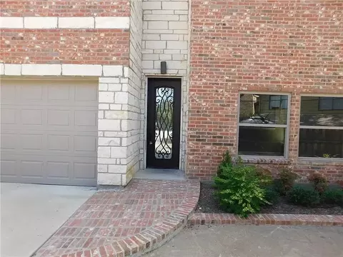 2240 Jackson Cir #B, Carrollton, TX 75006