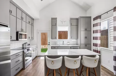 1313 Tillery Ct, Grapevine, TX 76051
