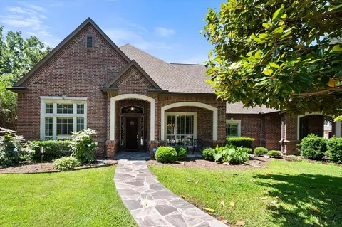6100 Forest River Dr, Fort Worth, TX 76112