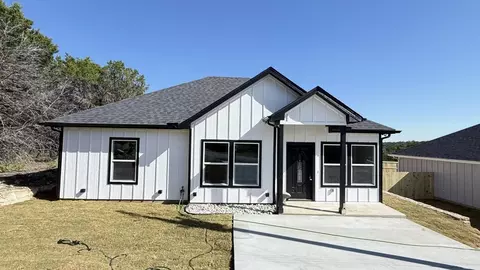 2615 Creekview Dr, Granbury, TX 76048