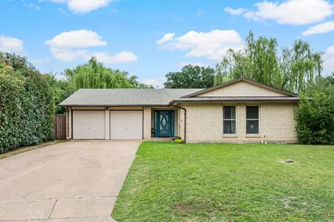 5628 Belfast Ln, North Richland Hills, TX 76180
