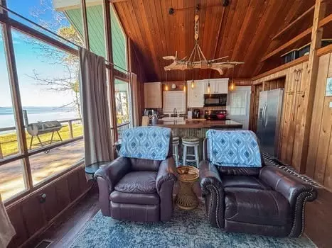 Living - 49 Doris Ln, Converse, LA 71419 photo 1 of 3