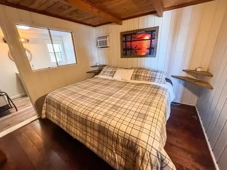 Bedroom - 49 Doris Ln, Converse, LA 71419 photo 2 of 2