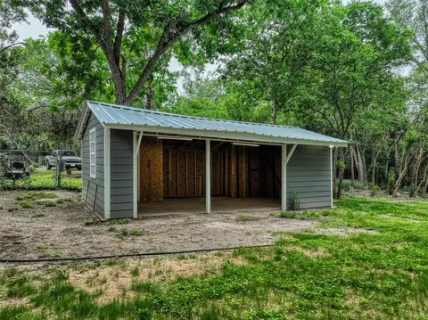 Exterior - 1545 Reuter Ave, Waco, TX 76708 photo 8 of 8