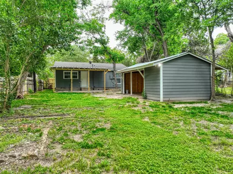Exterior - 1545 Reuter Ave, Waco, TX 76708 photo 5 of 8