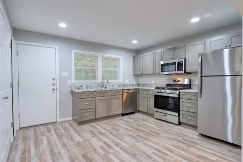 Kitchen - 1545 Reuter Ave, Waco, TX 76708 photo 2 of 3