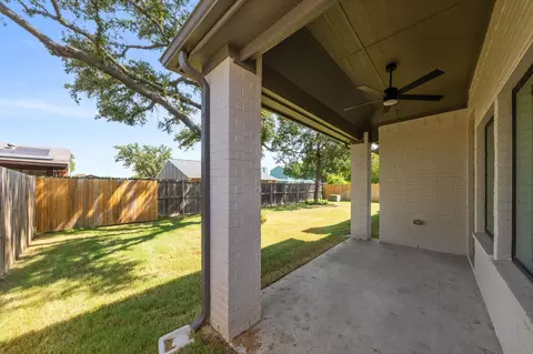 Exterior - 819 Beverly Dr, Grapevine, TX 76051 photo 3 of 9