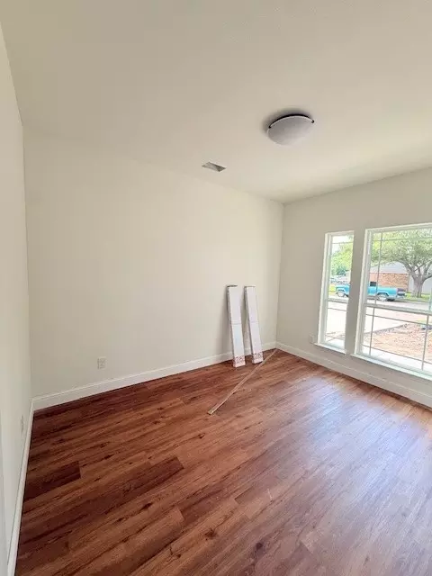 Other - 819 Beverly Dr, Grapevine, TX 76051 photo 3 of 11