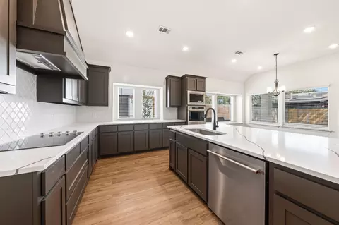 Kitchen - 819 Beverly Dr, Grapevine, TX 76051 photo 1 of 4