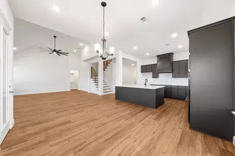 Other - 819 Beverly Dr, Grapevine, TX 76051 photo 4 of 10