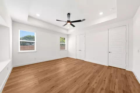 Bedroom - 819 Beverly Dr, Grapevine, TX 76051 photo 1 of 5