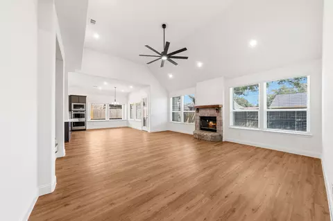 Living - 819 Beverly Dr, Grapevine, TX 76051 photo 5 of 6