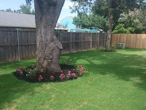 Exterior - 819 Beverly Dr, Grapevine, TX 76051 photo 3 of 3
