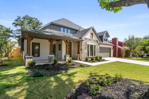 Exterior - 819 Beverly Dr, Grapevine, TX 76051 photo 8 of 9