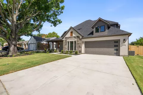 Exterior - 819 Beverly Dr, Grapevine, TX 76051 photo 9 of 9