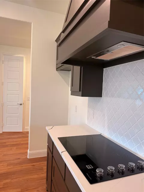 Kitchen - 819 Beverly Dr, Grapevine, TX 76051 photo 2 of 3