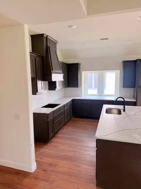 Kitchen - 819 Beverly Dr, Grapevine, TX 76051 photo 3 of 3