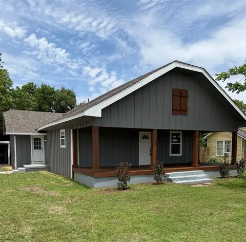 206 W 8th St, Venus, TX 76084