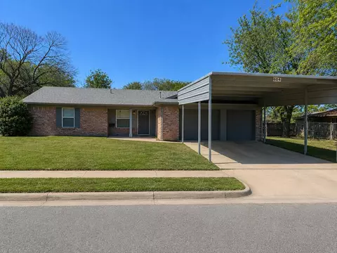 604 Pinto Ln, Saginaw, TX 76179
