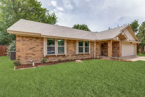 3305 Wayland Dr, Fort Worth, TX 76133