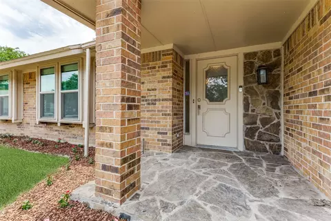 3305 Wayland Dr, Fort Worth, TX 76133