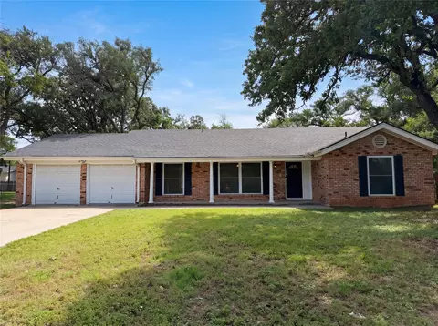 7928 Ella Young Dr, Lakeside, TX 76135