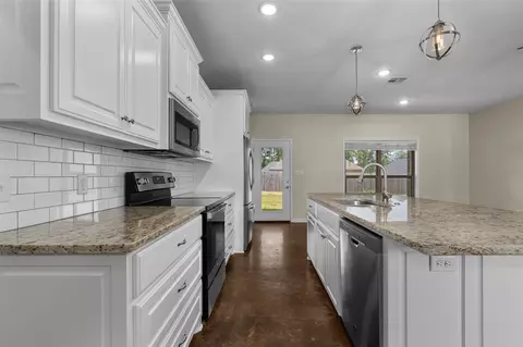Entry Way - 3200 Leyland Dr, Ruston, LA 71270 photo 2 of 3