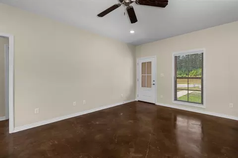 Living - 3200 Leyland Dr, Ruston, LA 71270 photo 1 of 2
