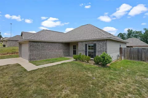 Exterior - 3200 Leyland Dr, Ruston, LA 71270 photo 3 of 5