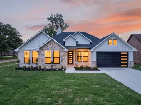 120 Springwood Rd, Enchanted Oaks, TX 75156