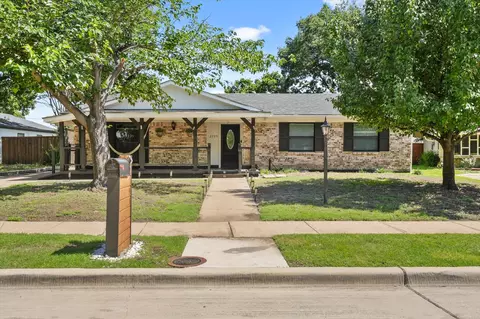 2795 Beechmont Dr, Dallas, TX 75228