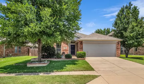 801 Lake Forest Trl, Little Elm, TX 75068