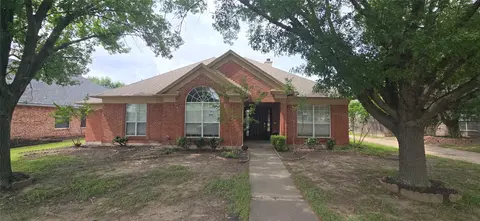 1301 Woodthorpe Dr, Mesquite, TX 75181