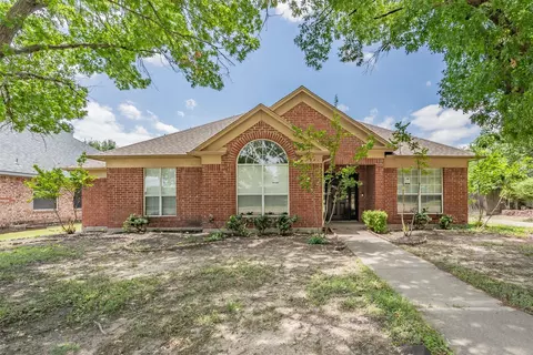 1301 Woodthorpe Dr, Mesquite, TX 75181