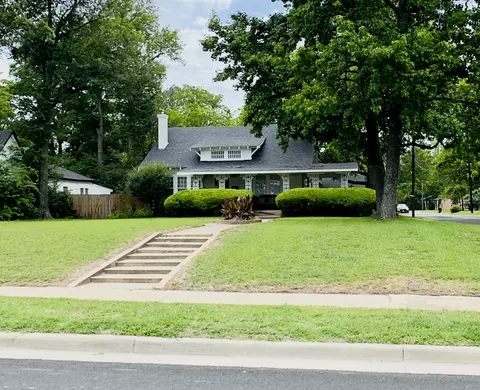 605 Davis St S, Sulphur Springs, TX 75482