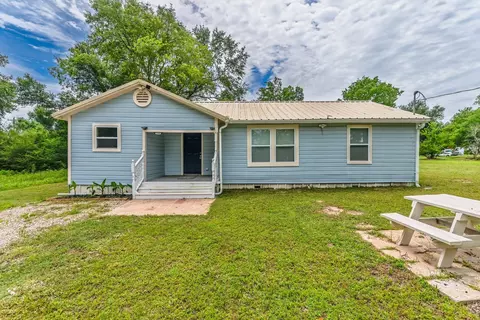 208 Lee Ivie Ln, Emory, TX 75440