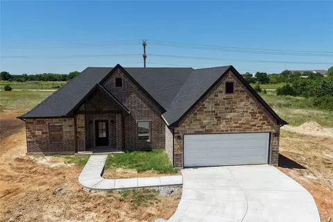 405 Austin Ln, Callisburg, TX 76240
